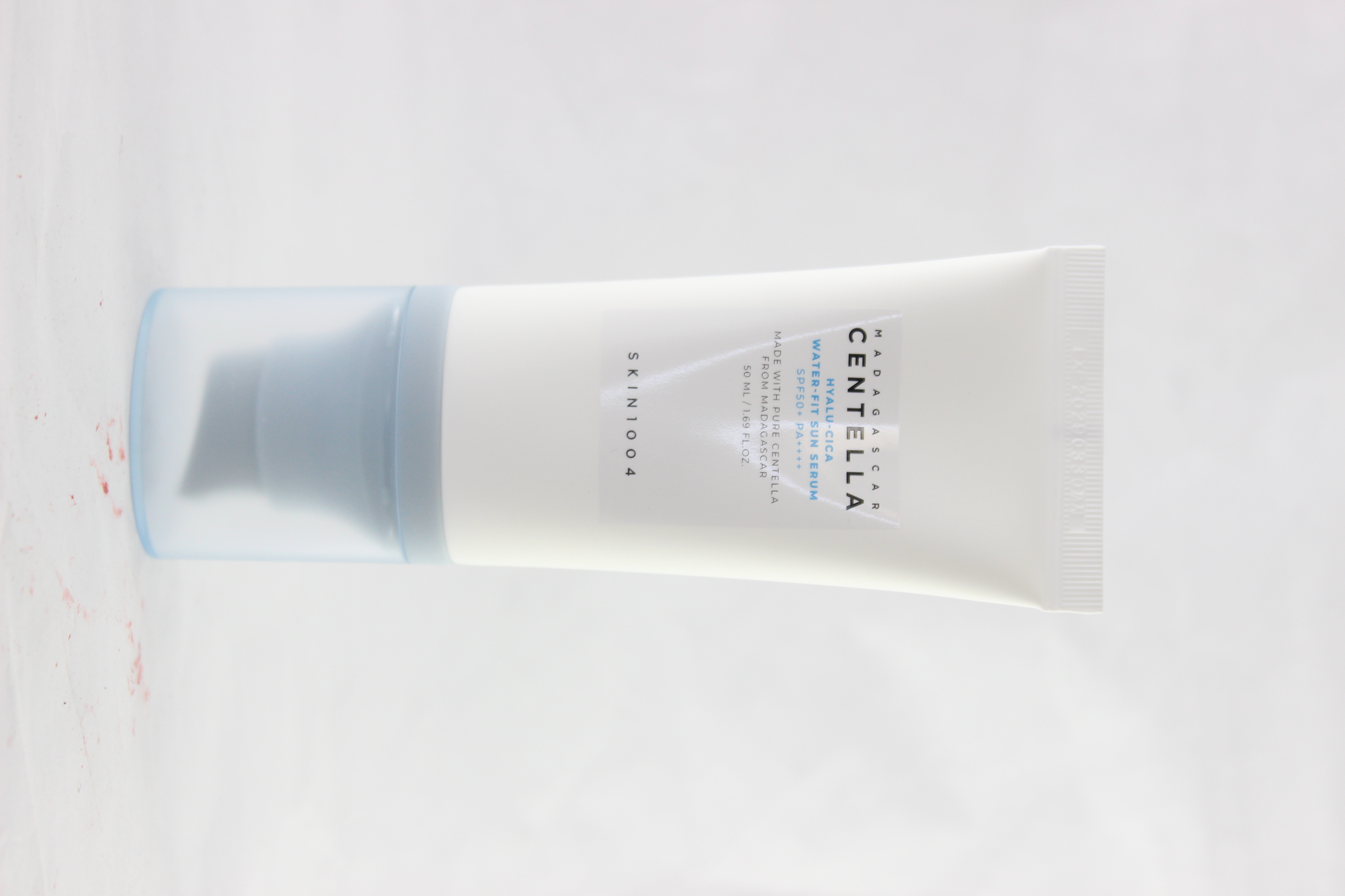 کرم ضد آفتاب بی رنگ سنتلا مدل Hyalu-Cica با SPF 50 حجم 50 میلی لیتر